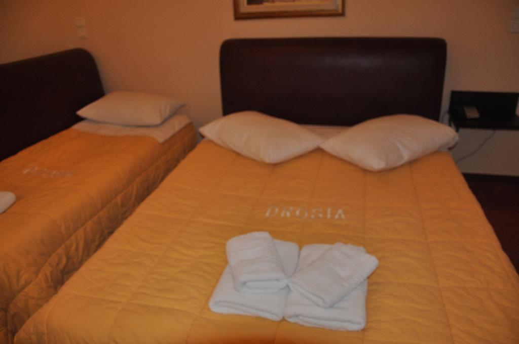 Hotel Drosia Messíni Eksteriør billede